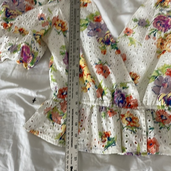 WAYF Bianca Puff Sleeve Floral V-neck Top Shirt ASO Black-ish size XS - Picture 10 of 13